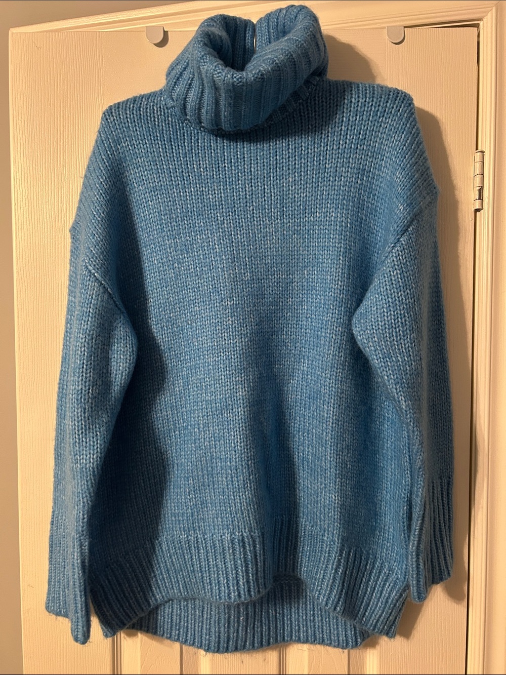 American Eagle Outfitters Light Blue Ribbed Turtleneck Sweater